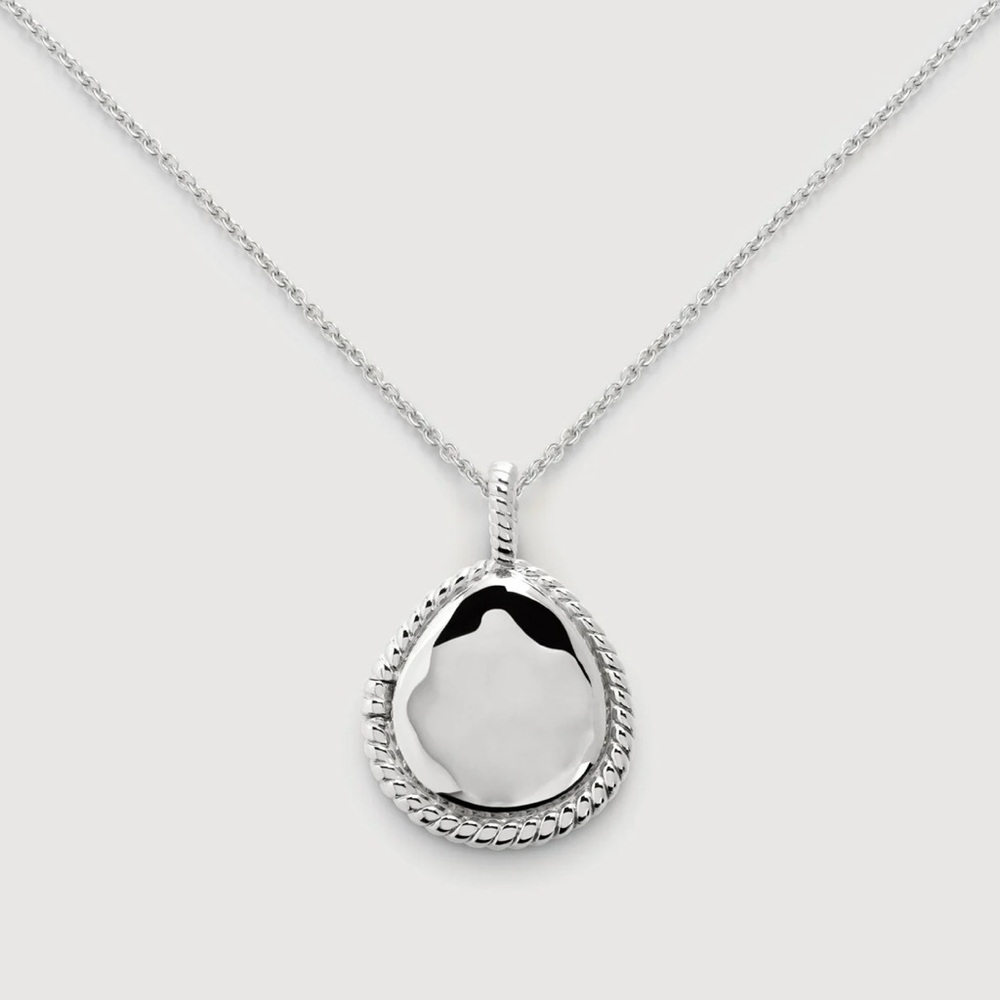 Deia Mini Teardrop Locket Pendant Chain Charm Set
Brand New.